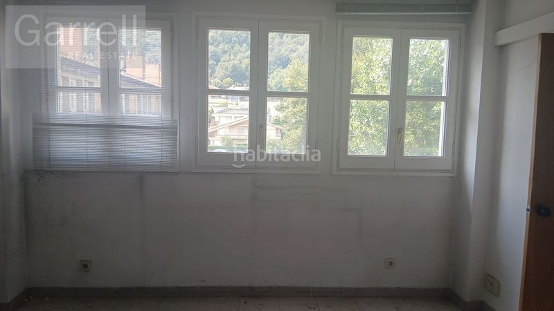 Foto db251427-53ed-484c-b898-8cc2d06d4366. Casa adossada amb aparcament a Olot