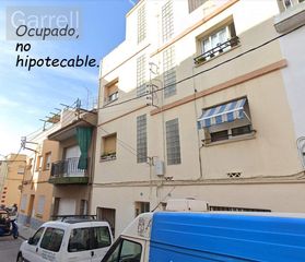 Pis a CL GIRONA  Es: Pl: Pt:
 PREMIA DE MAR (BARCELONA)