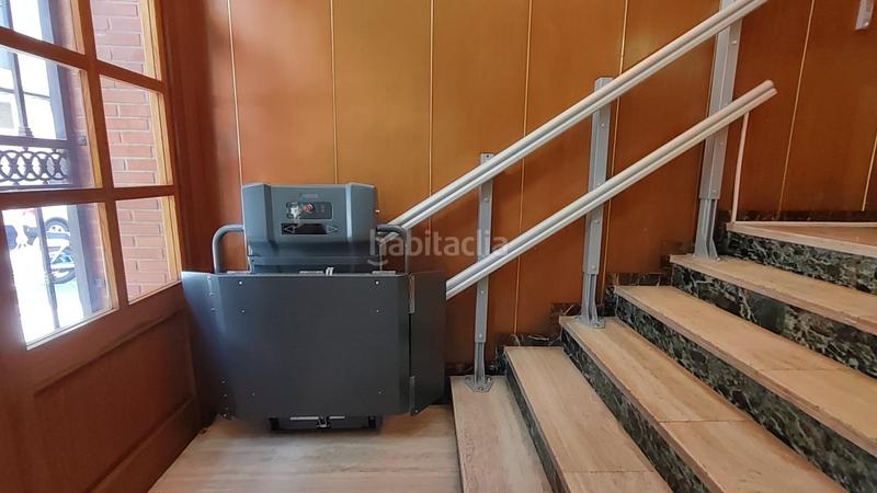 Foto 1e09972b-95bc-403e-9ce5-ee13771dbc24. Oficina  en plaza de los luceros en Mercado Alicante