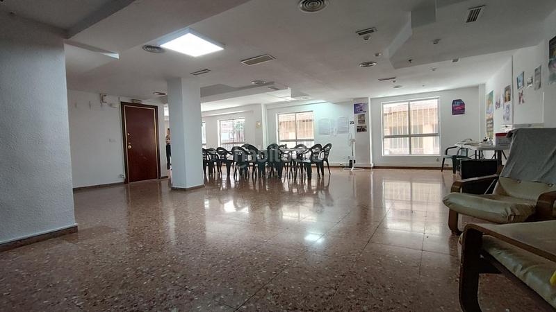 Foto f6ad4257-f396-4b8d-b496-590b9c385ae3. Oficina  en plaza de los luceros en Mercado Alicante