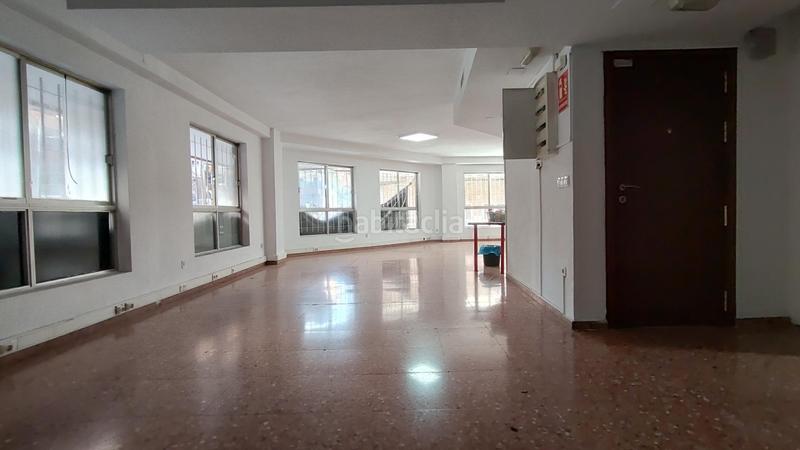 Foto f98805ec-002a-486d-9eca-570693d334d2. Oficina  en plaza de los luceros en Mercado Alicante