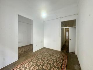 Édifice à Mercado. Edificio en venta en el centro de la ciudad de alicante