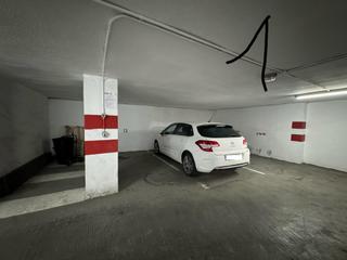 Location Parking voiture à Ensanche-Diputación. Plaza de garaje para moto en avd. maisonnave