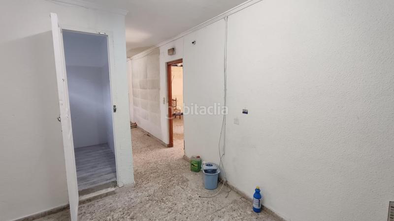 Foto 424171f1-e8e3-4634-8826-c53e5586e462. Alquiler local comercial alquiler local en barrio la Tómbola en Alicante