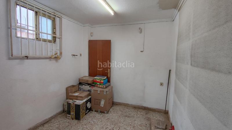 Foto a400c8b0-12a1-49b3-82a9-491116a5403f. Alquiler local comercial alquiler local en barrio la Tómbola en Alicante
