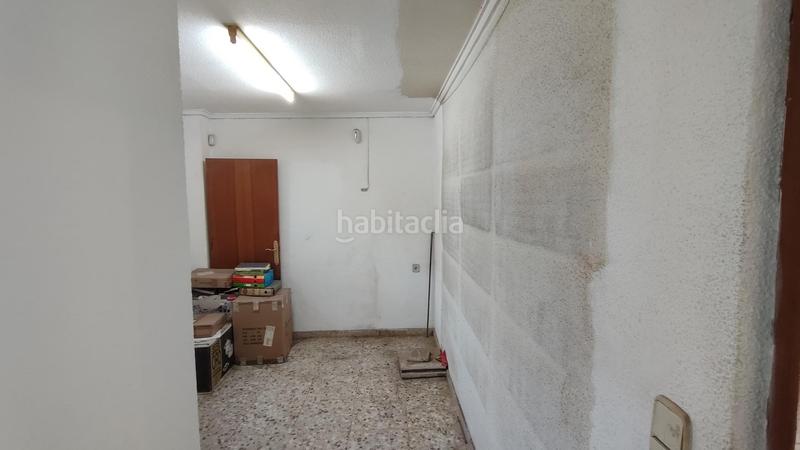 Foto bd9af404-223b-49c2-b08b-668a892b8961. Alquiler local comercial alquiler local en barrio la Tómbola en Alicante