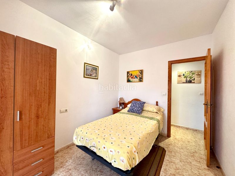 Foto c7188d60-eb5d-48a4-9de3-bcd94a6d9fee. Pis a Campello Playa Campello (el)