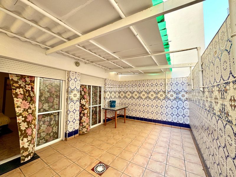 Foto d01d4987-1216-42b6-a60f-4c58a651b70b. Pis a Campello Playa Campello (el)