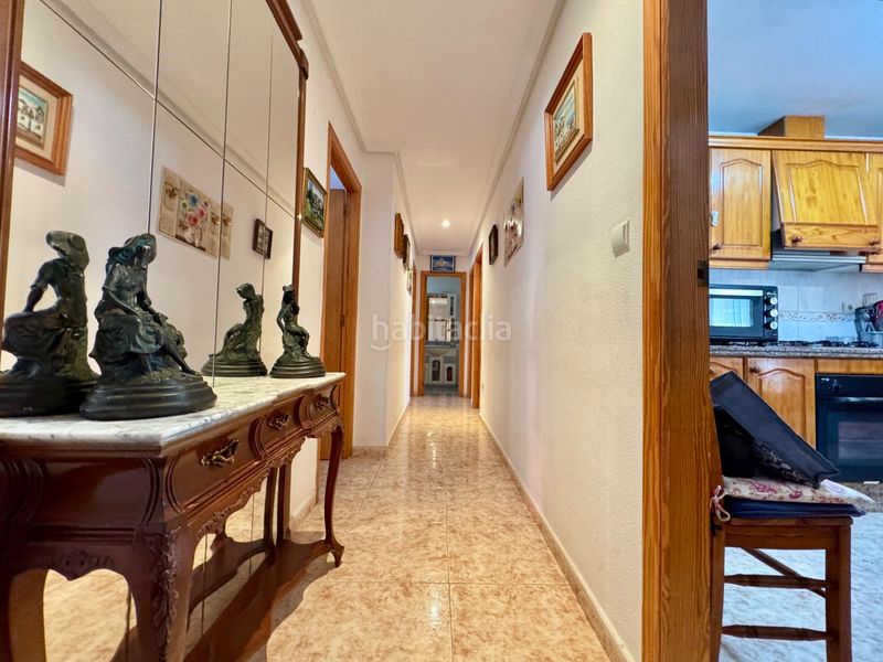 Foto d25f2645-f34e-4dce-b5ec-e1bf5038746e. Pis a Campello Playa Campello (el)