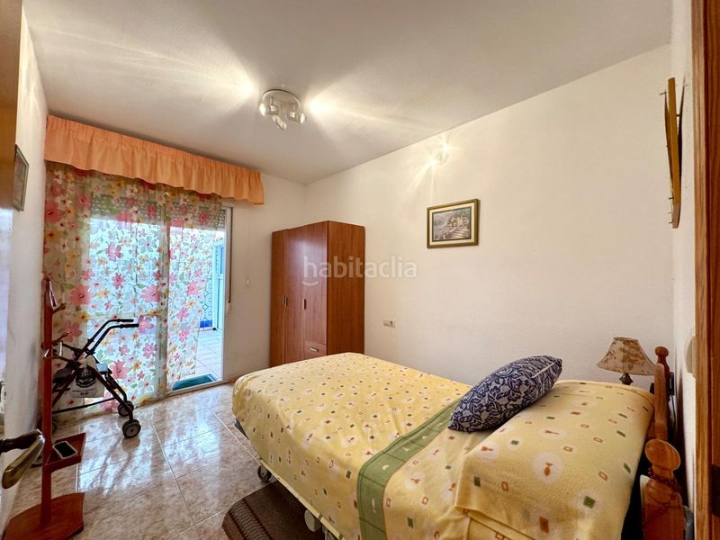 Foto e70ae587-e870-4e78-b28a-f7306fc74478. Pis a Campello Playa Campello (el)