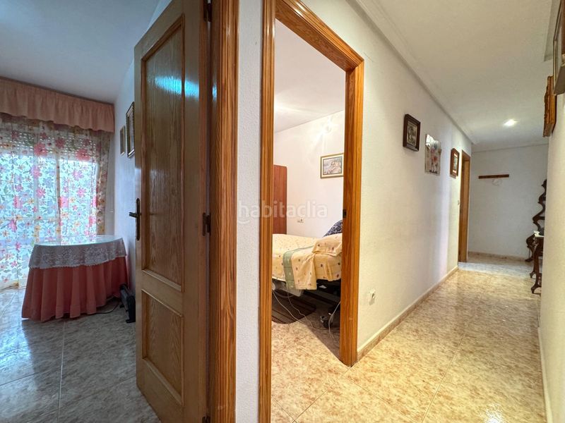 Foto fa13363c-e0de-4637-bbea-029d145cbeef. Pis a Campello Playa Campello (el)