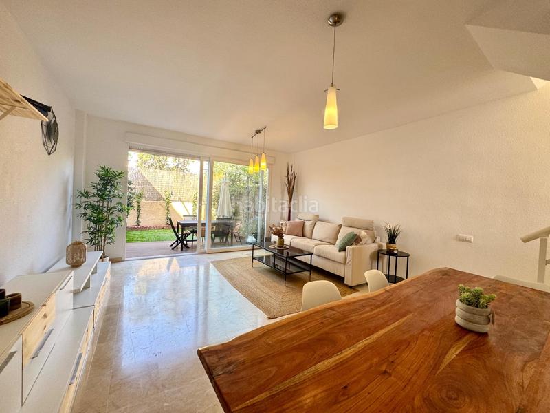 Foto 10016858-7c7c-4796-b27f-0bf96df64d61. Lloguer casa adossada amb calefacció aparcament piscina a Alicante