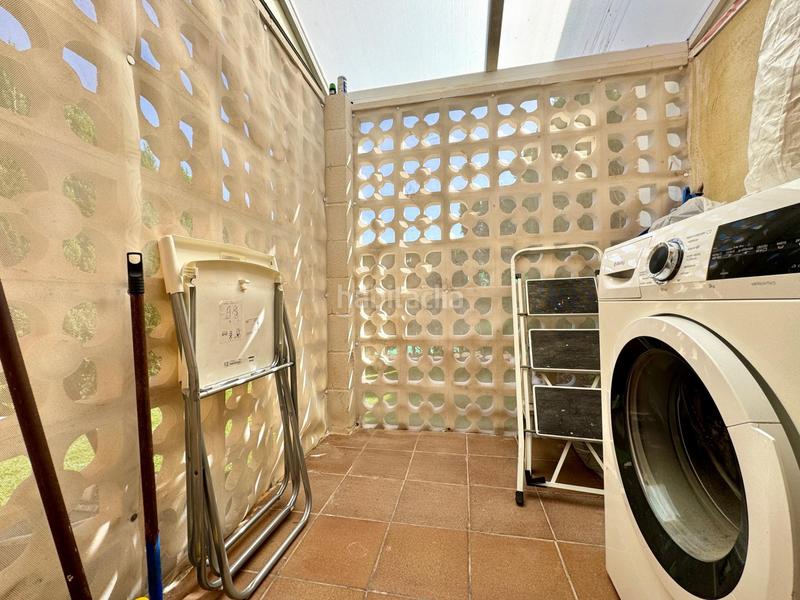 Foto f23673ba-7499-4c7a-b7d7-77267682ffa6. Lloguer casa adossada amb calefacció aparcament piscina a Alicante