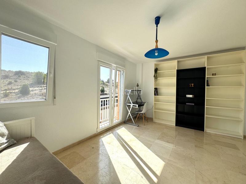 Foto 5ac580b0-6210-4fbb-985a-6b855ee60a00. Location maison jumelée avec chauffage parking piscine dans Alicante