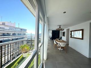 Penthouse in Ensanche-Diputación. Magnífico ático en calle orense, con vistas al mar