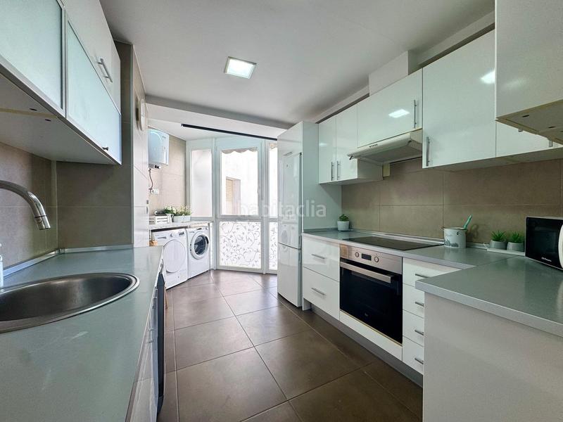 Foto cf08e21b-5227-4d49-8574-61b360e1f983. Àtic amb calefacció a Ensanche-Diputación Alicante