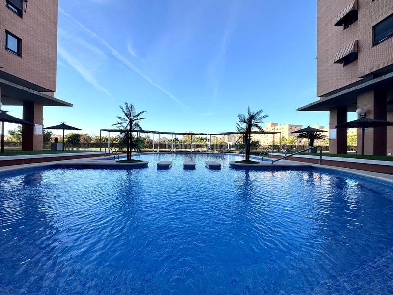 Foto 73e3171b-b2fb-4cd6-bed0-03888f8d4a87. Location appartement avec chauffage parking piscine dans Alicante