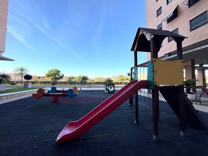 Foto c80ca803-77eb-4641-ad8a-a593607fc4ff. Location appartement avec chauffage parking piscine dans Alicante