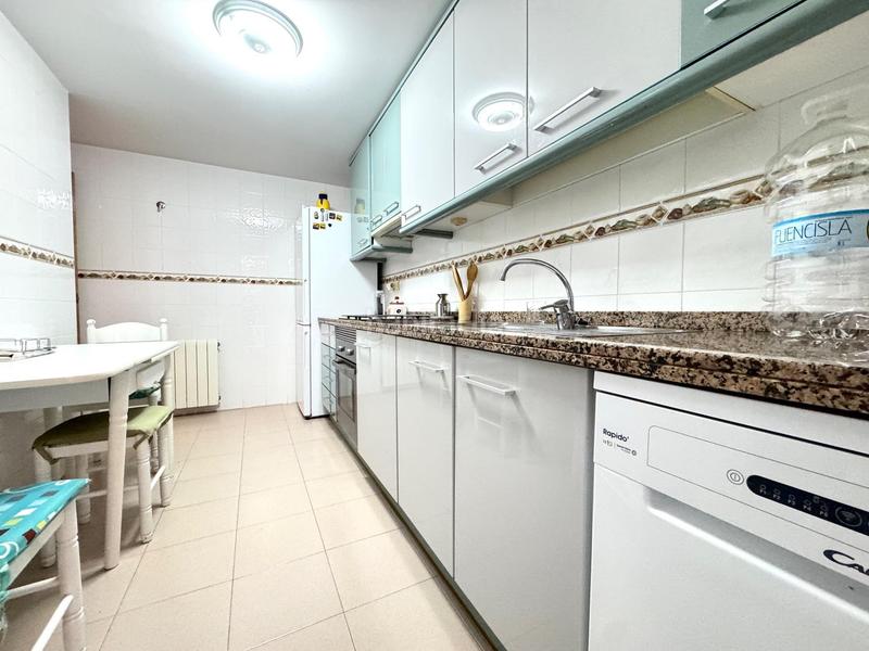 Foto f9ecf574-7780-4ea0-a1df-2aa0a2d95c56. Location appartement avec chauffage parking piscine dans Alicante