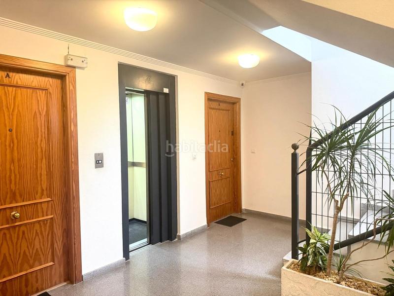 Foto 605231ba-b9af-4280-92e5-46b11f7eea93. Àtic amb aparcament piscina a Playa Muchavista Campello (el)