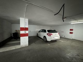 Miete Autoparkplatz in Ensanche-Diputación. Alquiler garaje en avd. maisonnave