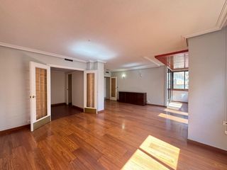 Pis a Ensanche-Diputación