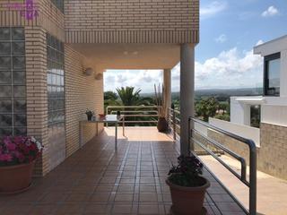 Haus  Tarragona - calle montsia-la mora. Magnifica casa de alto standing con terreno en la mora
