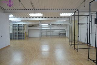 Lloguer Nau industrial  Badalona - alemanya. Local comercial  nave industrial en montigalà