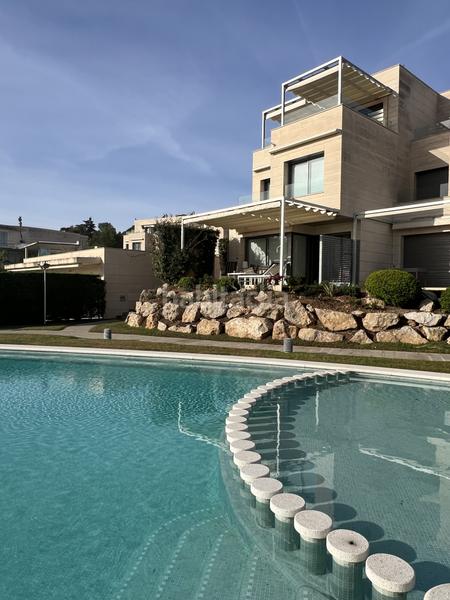 Foto 8cb8cf1f-dd6d-4272-9209-aff09a2837e7. Casa chalet pareado en venta en calle dels pins en Torredembarra