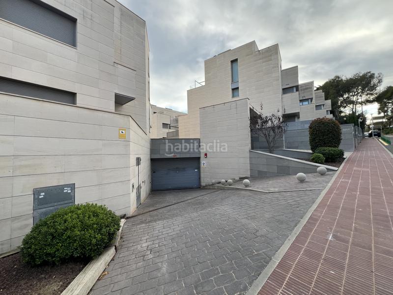 Foto 95aeb6ff-7693-412a-8a52-5c48842fbd71. Casa chalet pareado en venta en calle dels pins en Torredembarra