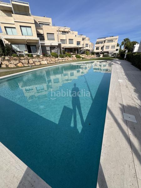 Foto b7ce76b7-7c95-4ada-bd77-168e22bb4424. Casa chalet pareado en venta en calle dels pins en Torredembarra