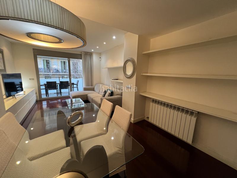 Foto cf1ba49d-858e-4a58-ba51-b7048e59ea48. Piso espectacular piso con terraza en calle parís en Barcelona