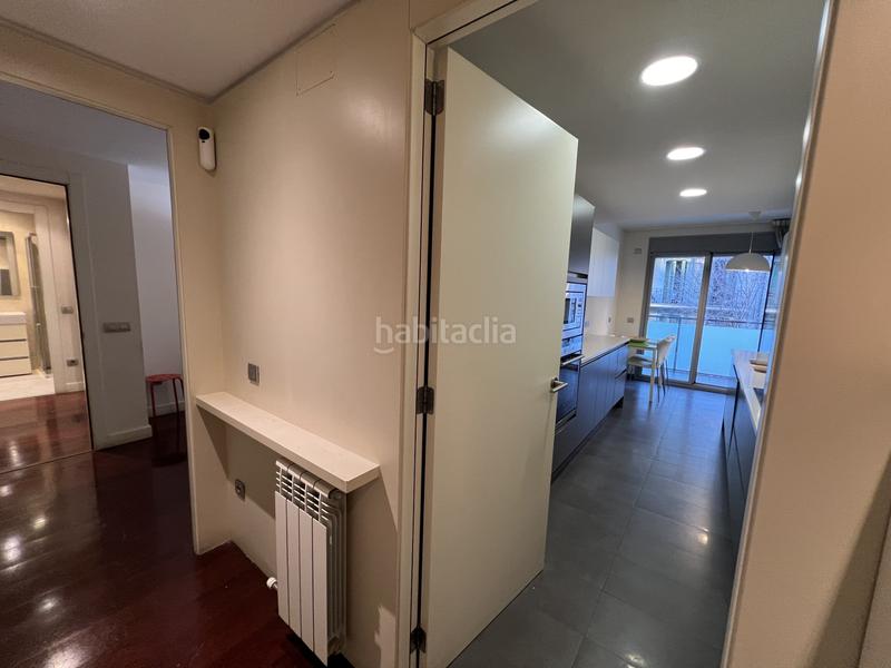 Foto eedb9b14-ae90-41dc-8117-13be99057669. Piso espectacular piso con terraza en calle parís en Barcelona