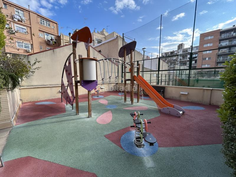 Foto 4c5bc0ca-ebaf-4c7c-8b0b-6a489674ca67. Ático magnifico ático con balcón y zonas comunes en rambla de Poblenou en Barcelona