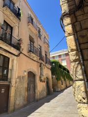 Building  Tarragona - cl sta tecla. Edificio al lado de la catedral