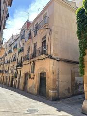 Building  Tarragona - cl sta tecla. Edificio al lado de la catedral