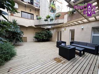 Piso  Barcelona - montcada. Exclusivo piso reformado con terraza en el corazn del borne