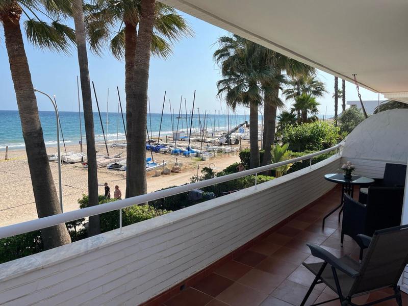 Foto 7766cfe8-4eee-4531-ae1a-5e09a08c5e7f. Casa fincas eva os presenta esta exclusiva vivienda unifamiliar en primera línea de mar tarragona ubicada en el emblemático en Altafulla