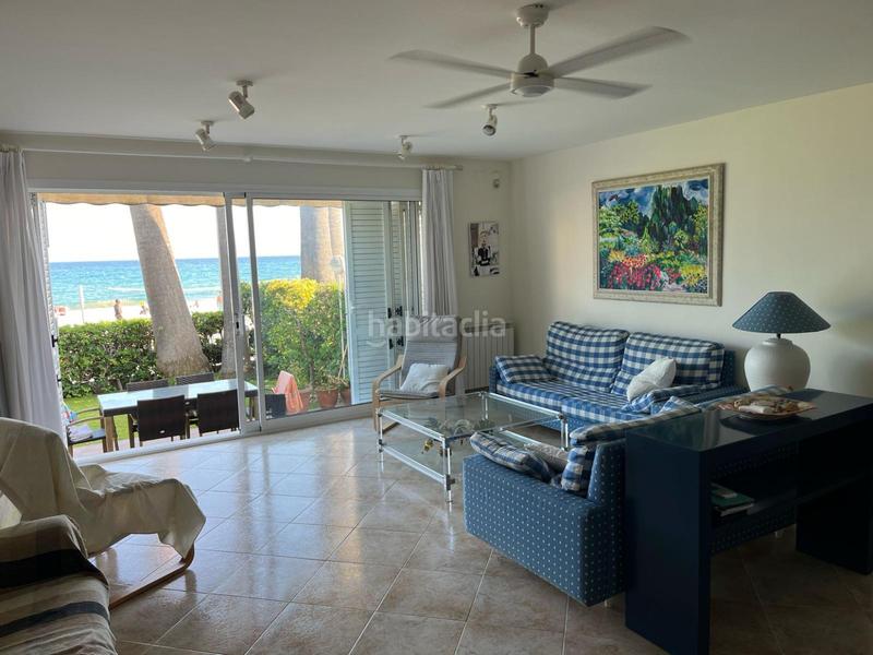 Foto b53234b3-cd74-4778-9f1b-63d5d67b1cfb. Casa fincas eva os presenta esta exclusiva vivienda unifamiliar en primera línea de mar tarragona ubicada en el emblemático en Altafulla