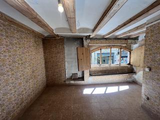 Business premise  Barcelona - cl general alvarez de castro. Local  vivienda a reformar en sant pere caterina