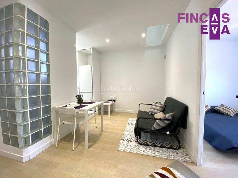 Foto 5bd571b7-a485-44f0-8a5f-484c39f33e12. Piso  en venta con terraza privada en Raval Barcelona