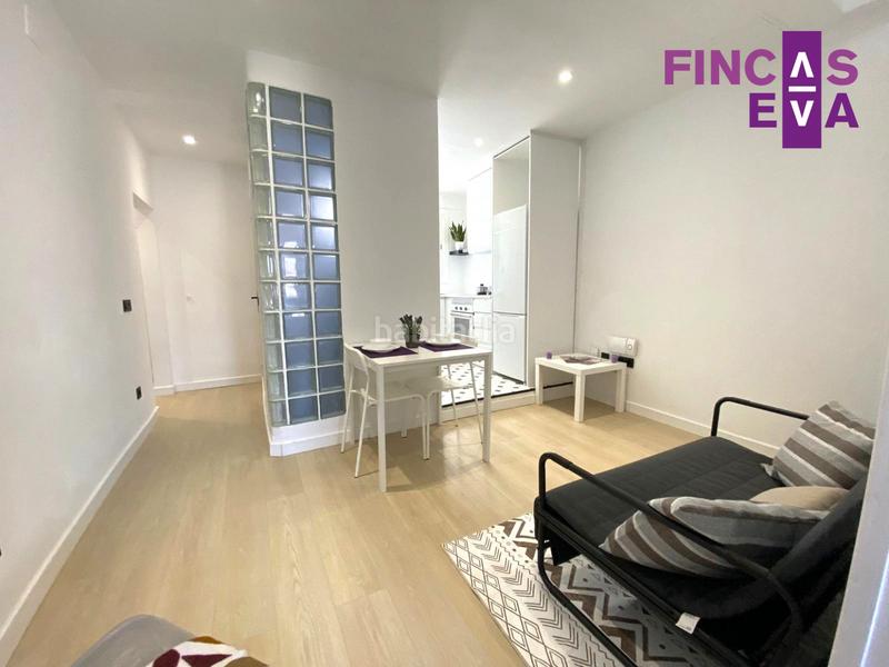 Foto af2939c0-be8d-4c5c-a97b-94b14ec4f5a9. Piso  en venta con terraza privada en Raval Barcelona