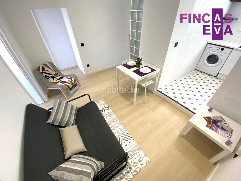 Foto cd6d567a-42dc-4a99-a22a-9f7f2bd01f8c. Piso  en venta con terraza privada en Raval Barcelona