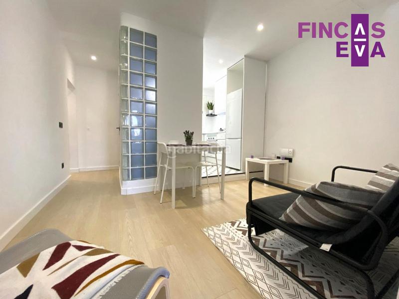 Foto edf5edb0-9219-4a66-b239-a14e7d4d98ae. Piso  en venta con terraza privada en Raval Barcelona