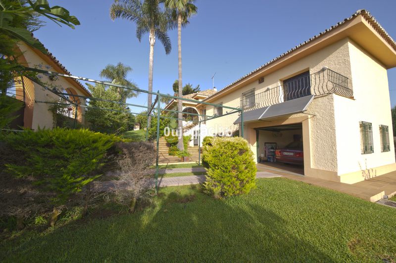 Foto 480243b8-5916-45ef-a50d-98ecc12dc7c1. Casa amb aparcament piscina a La Concha - Resina Golf Estepona