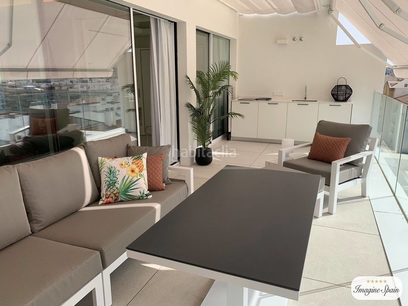 Foto 7f0f65f2-44fa-4d5c-b6b4-09caa1a3f35c. Pis amb aparcament piscina a puerto de Estepona Estepona
