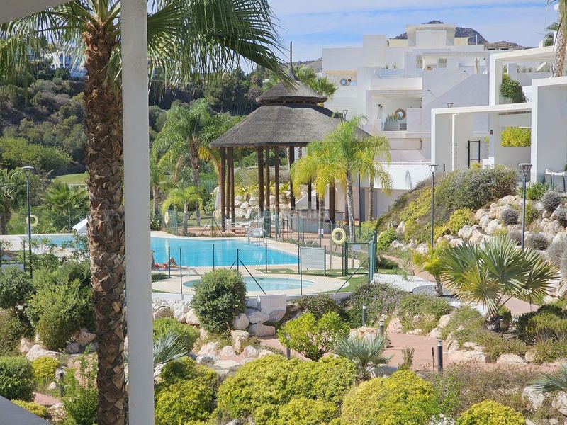 Foto 02f45549-1aca-4056-a2a3-3d9efe3bb567. Pis amb aparcament piscina a Nueva Atalaya Estepona