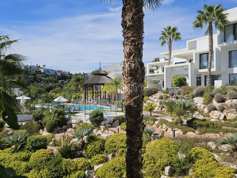 Foto 03c6e868-dce1-4e1d-8690-1a8dfba2f1ed. Pis amb aparcament piscina a Nueva Atalaya Estepona