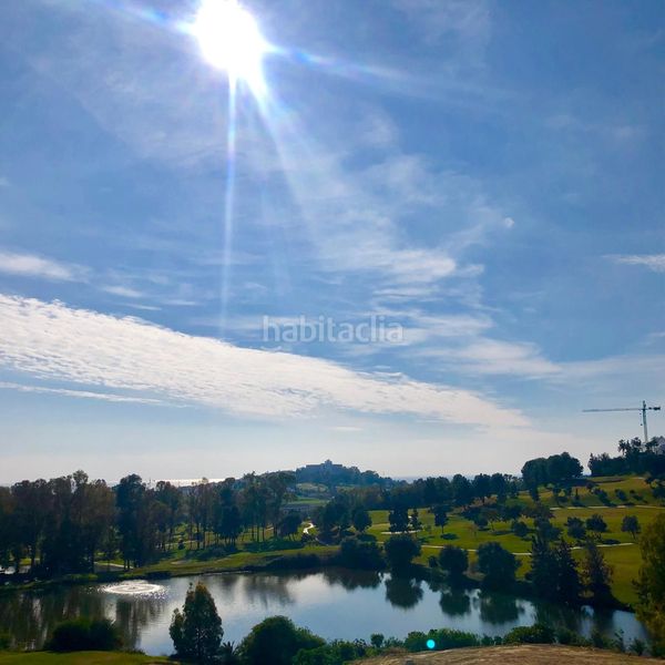 Foto 37eac133-12bf-4cc1-add3-0a6b4ef115ec. Pis amb aparcament piscina a Nueva Atalaya Estepona