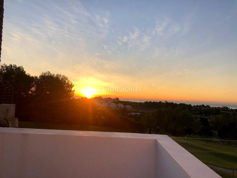 Foto 52e038e5-ddba-4dce-b286-5ba76a6a973c. Pis amb aparcament piscina a Nueva Atalaya Estepona